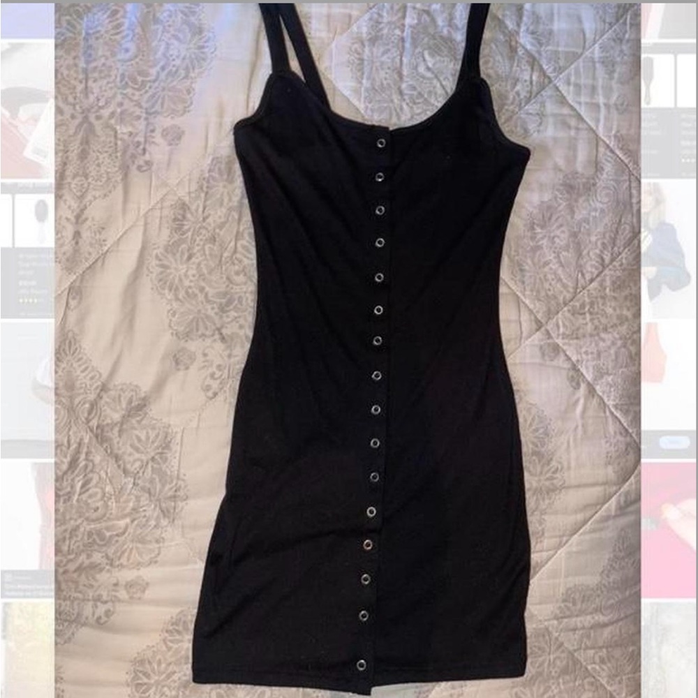 KENDALL & KYLIE black mini dress size XS but can fit S!